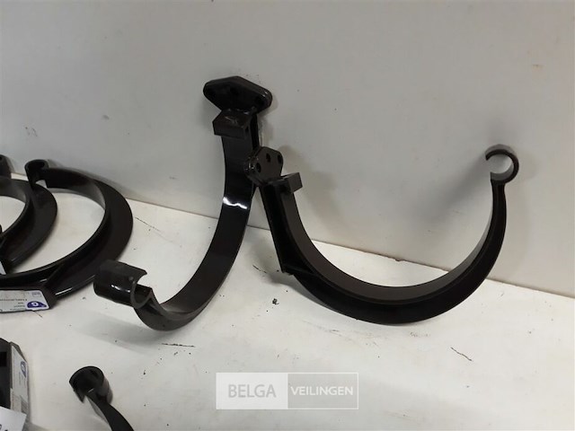 13 x ophangbeugel 125mm bruin pvc regenafvoer - afbeelding 3 van  3