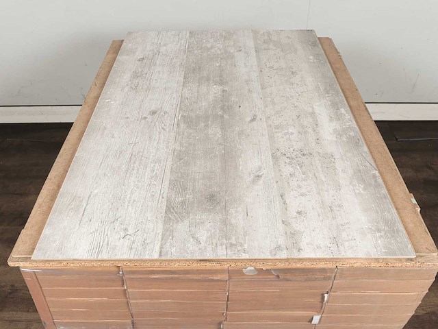 131 m2 laminaat plank - 1285 x 280 x 8 mm - afbeelding 1 van  2