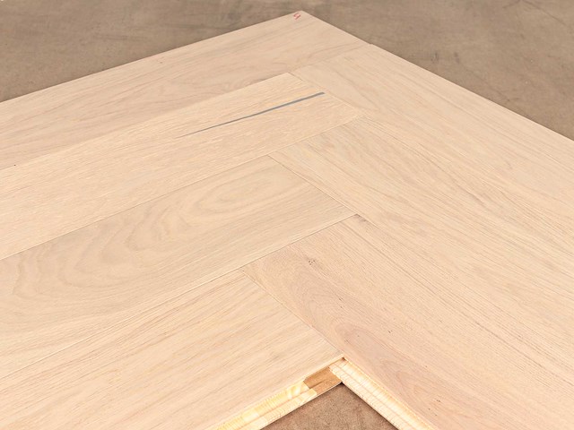 139 m2 parket eiken visgraat - 725 x 130 x 14 mm - afbeelding 2 van  4