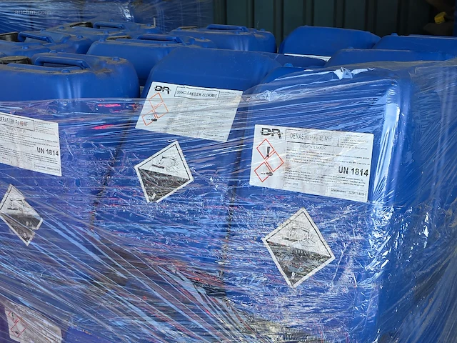 (139x) diverse vaten/ bidons nn - afbeelding 3 van  6
