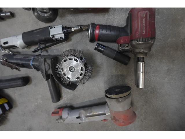 13x diverse hidraulische machines - afbeelding 2 van  5