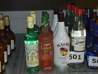 13x fles diverse likeuren en sterke dranken, o.a. absinthe abysse 70cl, giffard lichi-li 70cl, malibu 1l, kümmel 1l - afbeelding 1 van  3