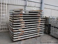13x metalen werfdeuren - afbeelding 1 van  1
