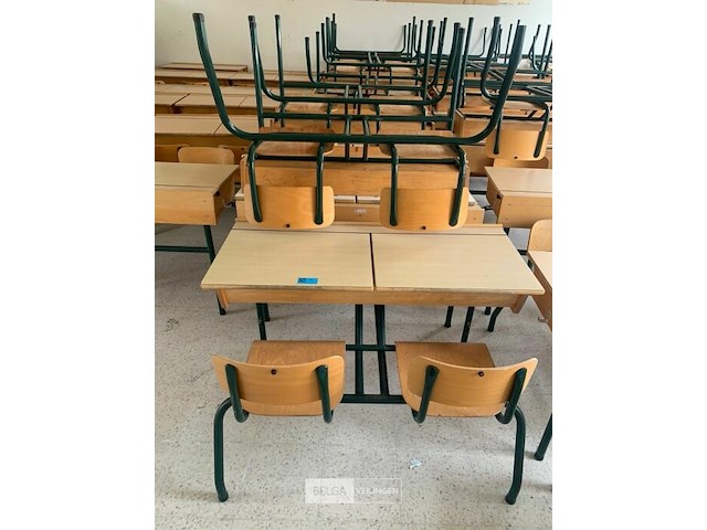 13x schoolbanken met vaste stoeltjes - afbeelding 1 van  1