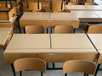 13x schoolbanken met vaste stoeltjes