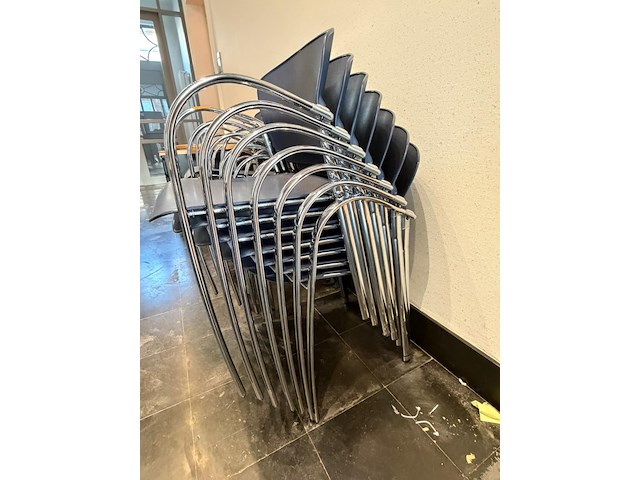 13x stapelbare stoel - afbeelding 2 van  4