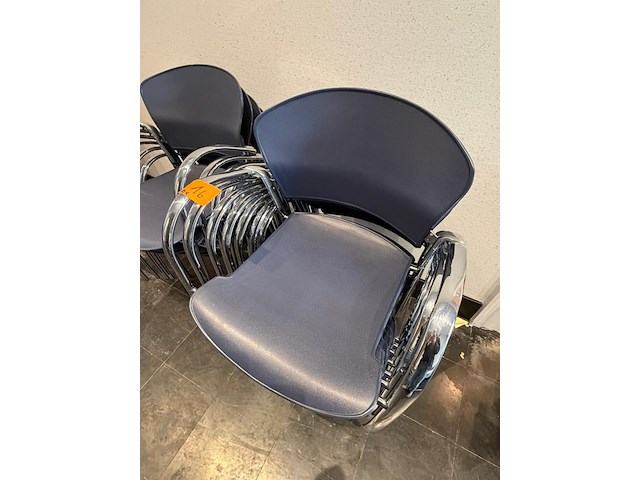 13x stapelbare stoel - afbeelding 3 van  4