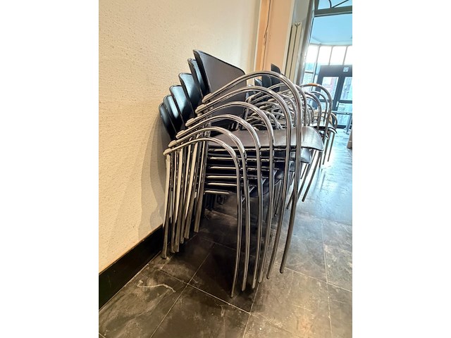 13x stapelbare stoel - afbeelding 4 van  4