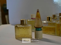 ±14 diverse kleine flesjes vintage parfum - afbeelding 3 van  6