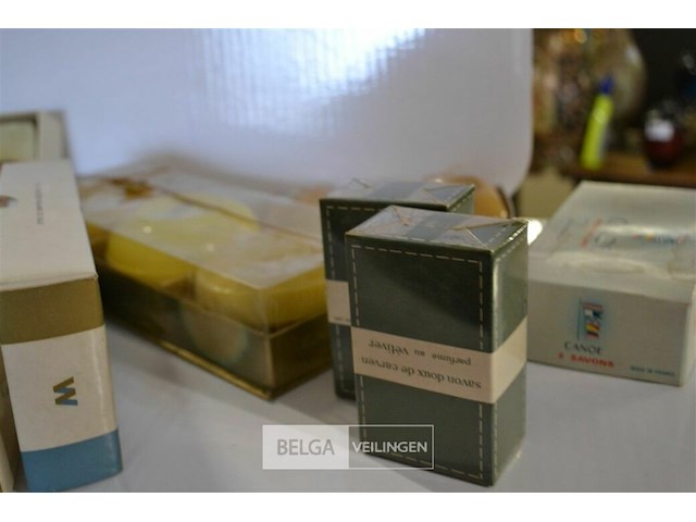 ±14 dozen div soorten zeep - afbeelding 2 van  6