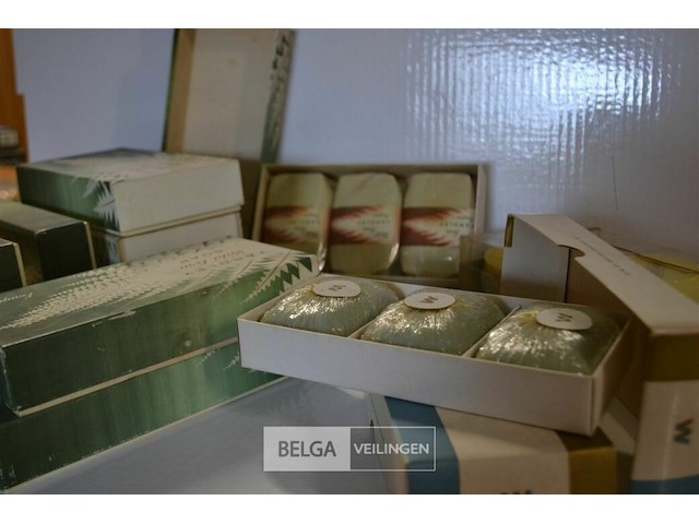 ±14 dozen div soorten zeep - afbeelding 3 van  6