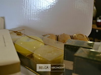 ±14 dozen div soorten zeep - afbeelding 6 van  6