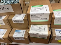 14 dozen hout schroeven en draad ogen - afbeelding 3 van  4