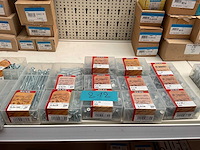 14 dozen spaanplaatschroeven met snijpunt - afbeelding 1 van  6