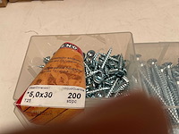 14 dozen spaanplaatschroeven met snijpunt - afbeelding 3 van  6