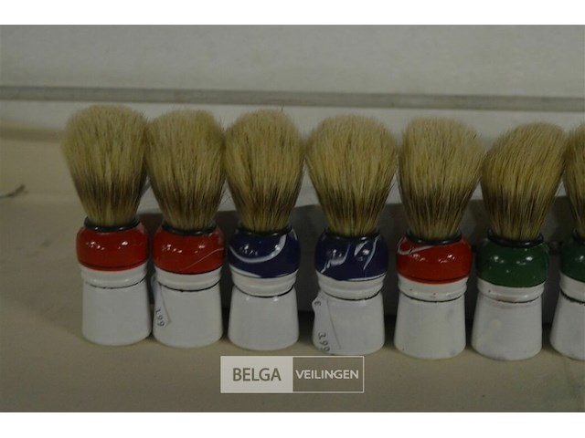 ±14 gekleurde scheerkwasten - afbeelding 2 van  2