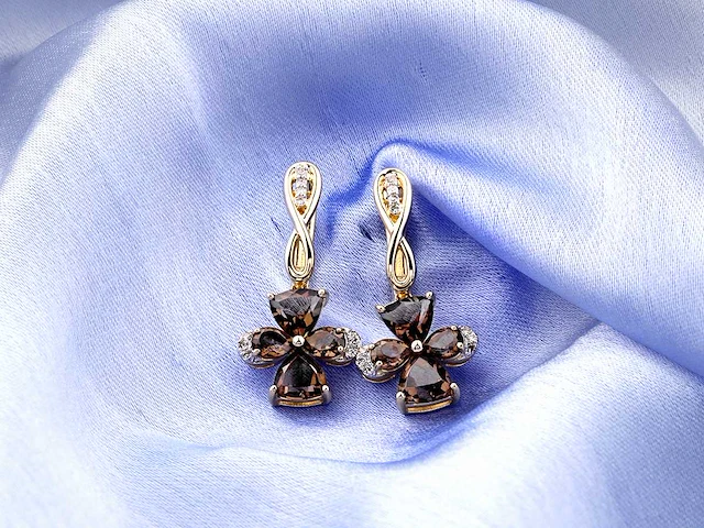 14 kt geelgouden oorbel met 2,21 cts natuurlijke diamant en rokerige kwarts - afbeelding 3 van  6