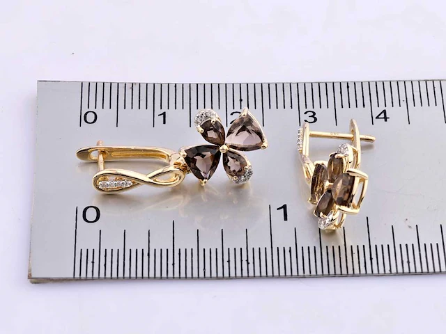 14 kt geelgouden oorbel met 2,21 cts natuurlijke diamant en rokerige kwarts - afbeelding 6 van  6