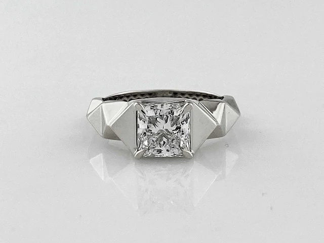 14 kt witgouden ring met 2,07 cts laboratoriumgekweekte diamant - afbeelding 2 van  11