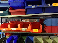 14 stapelbare magazijnbakken