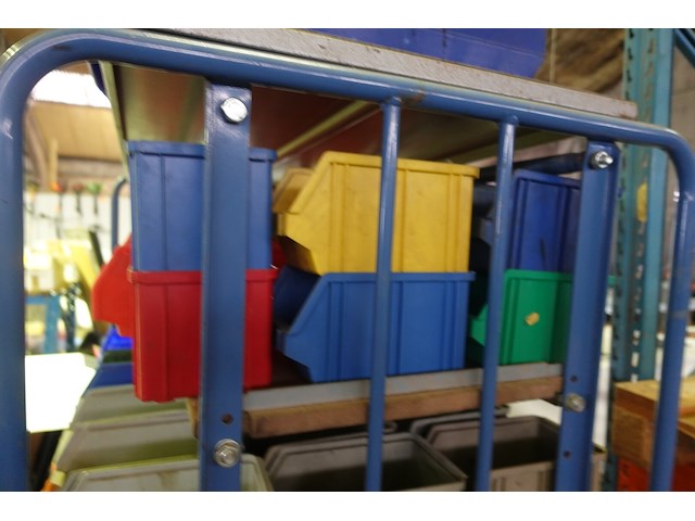 14 stapelbare magazijnbakken - afbeelding 3 van  3