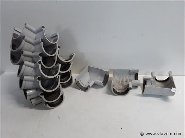 14 x binnenhoek 80mm licht grijs pvc regenafvoer - afbeelding 1 van  2