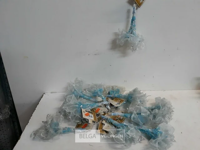14 x hangdeco bloem licht blauw 15 cm - afbeelding 1 van  3
