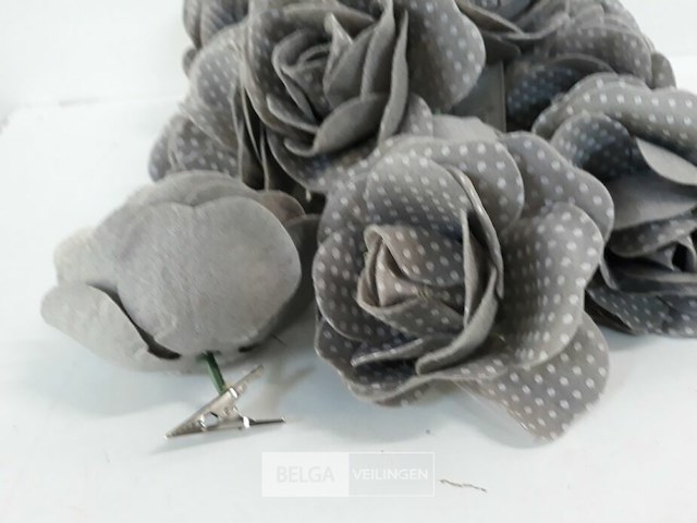 14 x roos stof grijs met clip 9 cm - afbeelding 3 van  3