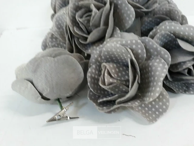 14 x roos stof grijs met clip 9 cm - afbeelding 3 van  3