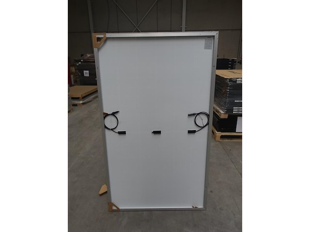 14 x zonnepaneel eging 370wp (5.180 wp) - afbeelding 2 van  3