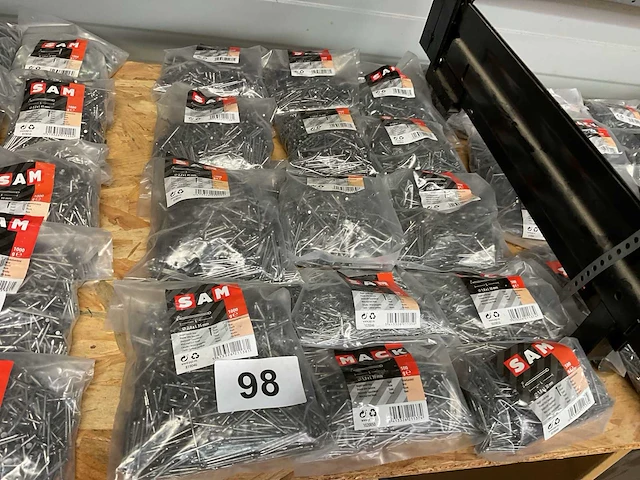 14 zakken nagels - afbeelding 1 van  8