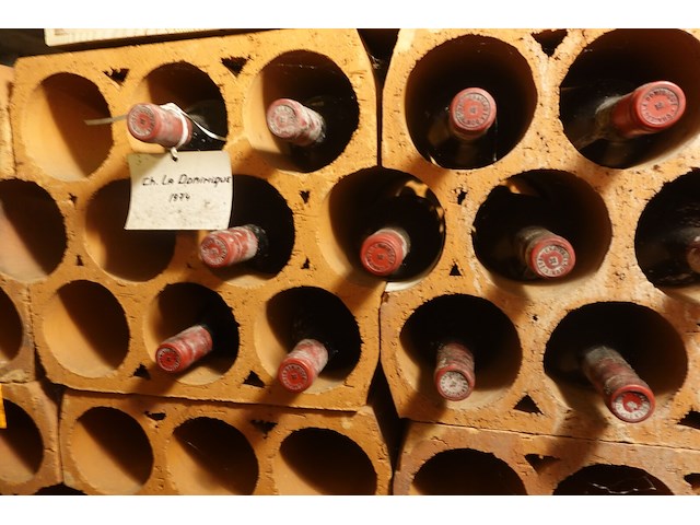 14x 75cl chateau la dominique 1974 - afbeelding 4 van  4