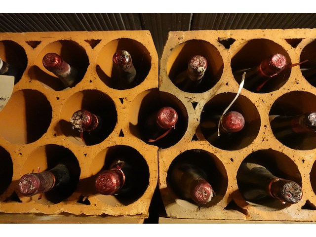 14x 75cl nuits-saints-georges eugene roueix 1961 - afbeelding 5 van  6