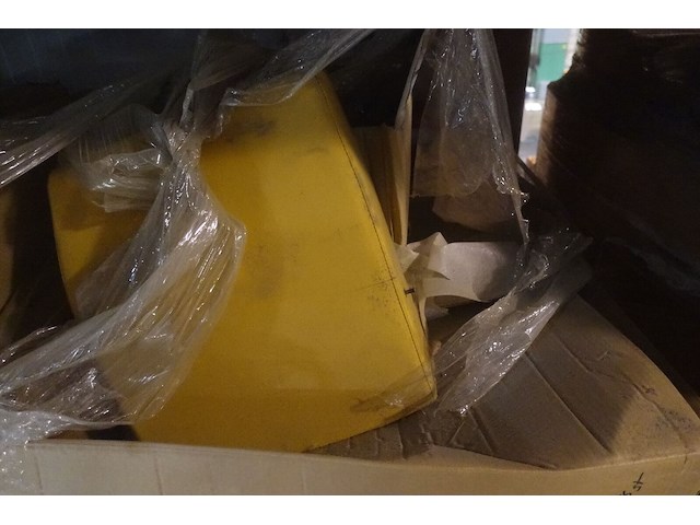 14x pallet diverse onderdelen stoeln - afbeelding 4 van  14
