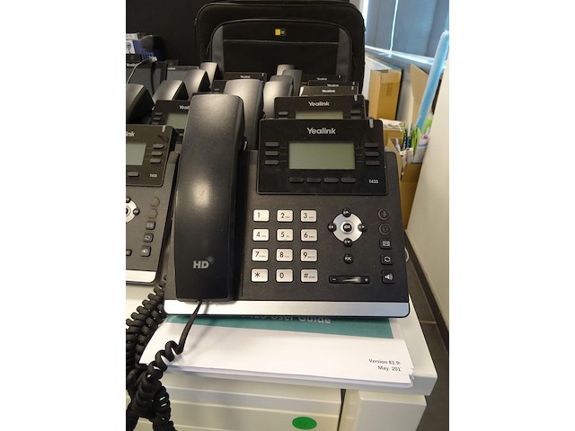 14x telefoon yealink + 10x draagbare telefoon yealink, locatie: bureau - afbeelding 2 van  7