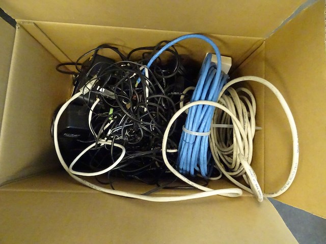 14x telefoon yealink + 10x draagbare telefoon yealink, locatie: bureau - afbeelding 4 van  7