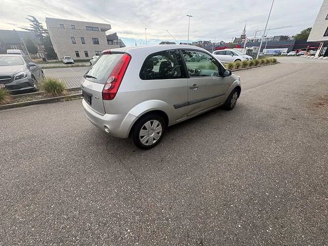 15-12-2005 - ford - fiesta - car - afbeelding 2 van  19
