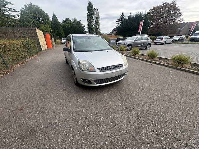 15-12-2005 - ford - fiesta - car - afbeelding 16 van  19