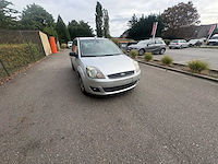 15-12-2005 - ford - fiesta - car - afbeelding 16 van  19