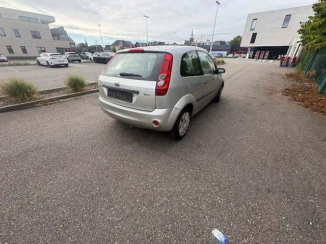 15-12-2005 - ford - fiesta - car - afbeelding 11 van  19