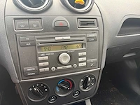 15-12-2005 - ford - fiesta - car - afbeelding 14 van  19