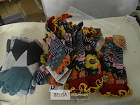 ±15 armwarmers en 4 paar handschoenen - afbeelding 1 van  3