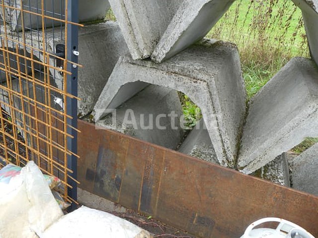 15 betonnen goten 100x100x50 cm - afbeelding 1 van  7