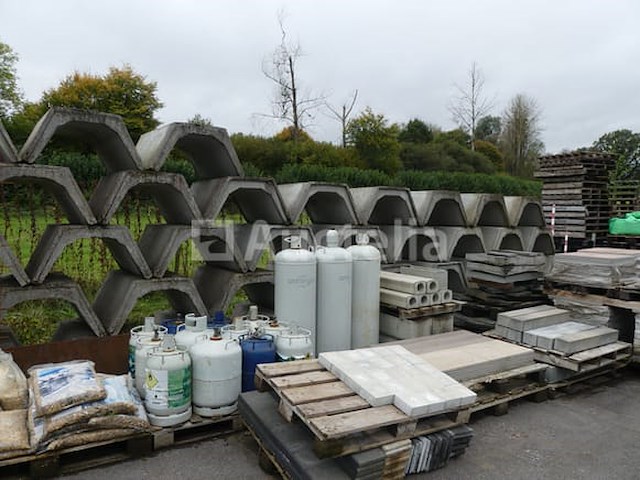 15 betonnen goten 100x100x50 cm - afbeelding 2 van  7