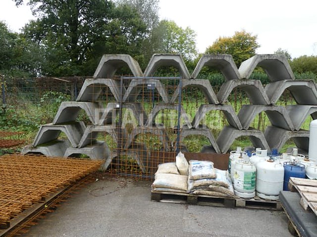 15 betonnen goten 100x100x50 cm - afbeelding 7 van  7
