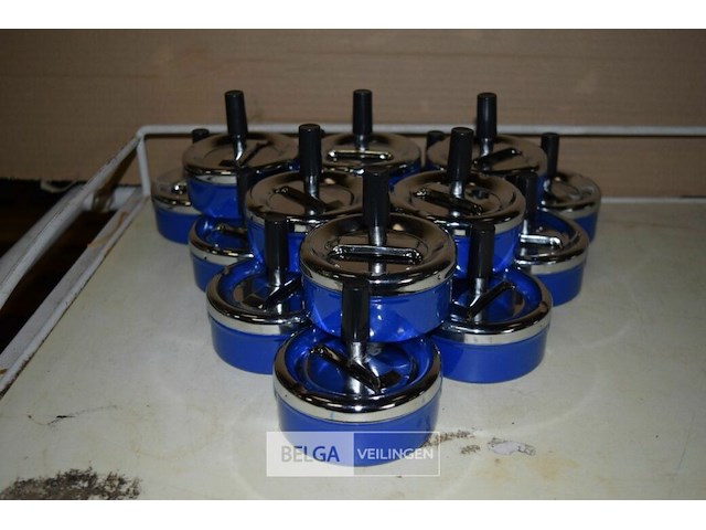 15 blauwe asbakken - afbeelding 1 van  2