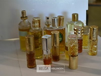 ±15 diverse kleine flesjes vintage parfum - afbeelding 1 van  4