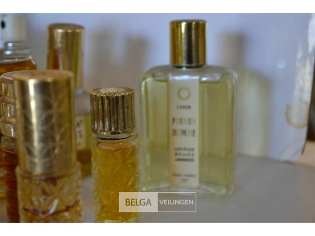 ±15 diverse kleine flesjes vintage parfum - afbeelding 3 van  4