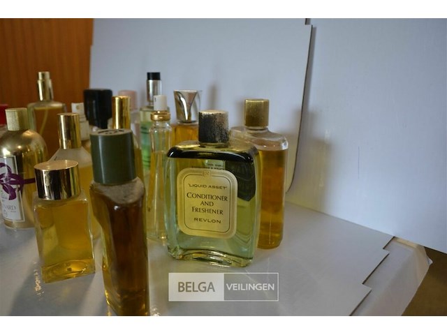 ±15 diverse vintage parfum - afbeelding 4 van  5