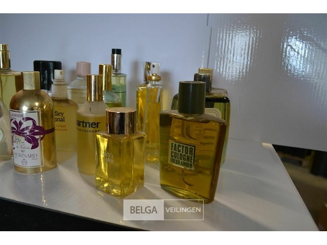 ±15 diverse vintage parfum - afbeelding 5 van  5